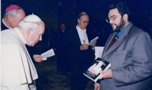 0013 - PRESIDENTE MARIANI CON PAPA DICEMBRE 1998 PRESENTAZIONE LIBRO CARDINALE FLORIT